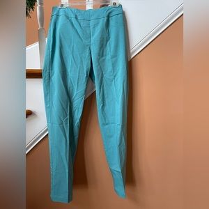 Slim-station NWT Sz 6 Relaxed Leg pants. Slimming, flattering shaping technology